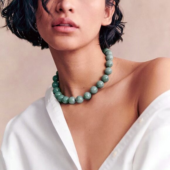 🌿 BOHO CHIC! Green Resin Cloud Bead Necklace - Picture 3 of 3